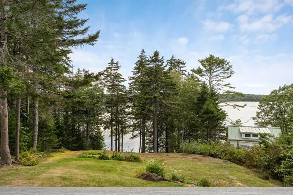$1,095,000 | 28 Orne Lane, Cushing, ME 04563