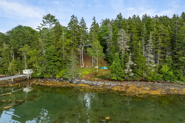 $1,095,000 | 28 Orne Lane, Cushing, ME 04563