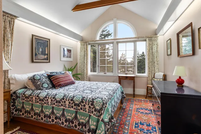 $1,095,000 | 28 Orne Lane, Cushing, ME 04563