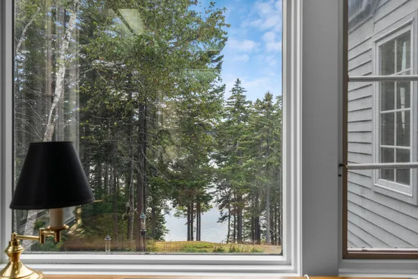 $1,095,000 | 28 Orne Lane, Cushing, ME 04563