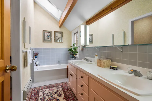 $1,095,000 | 28 Orne Lane, Cushing, ME 04563