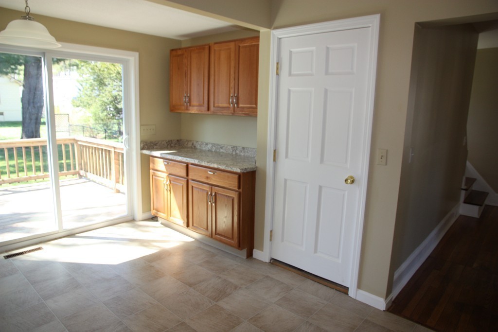 17 Calumet Road Holyoke, MA 01040 - Photo 11 of 19 Gallery Image 11