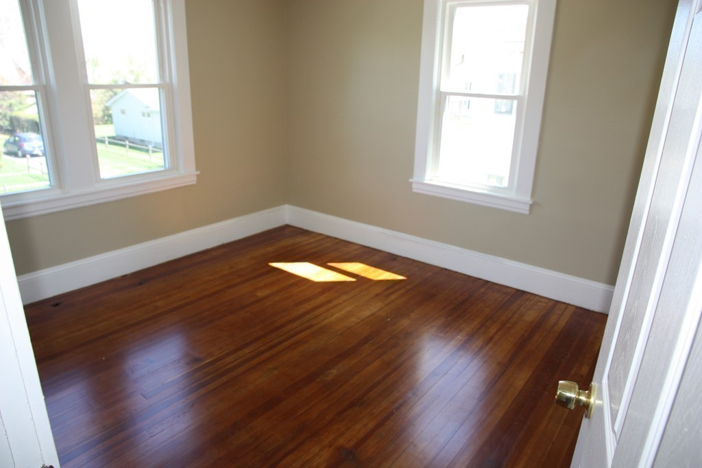 17 Calumet Road Holyoke, MA 01040 - Photo 12 of 19 Gallery Image 12
