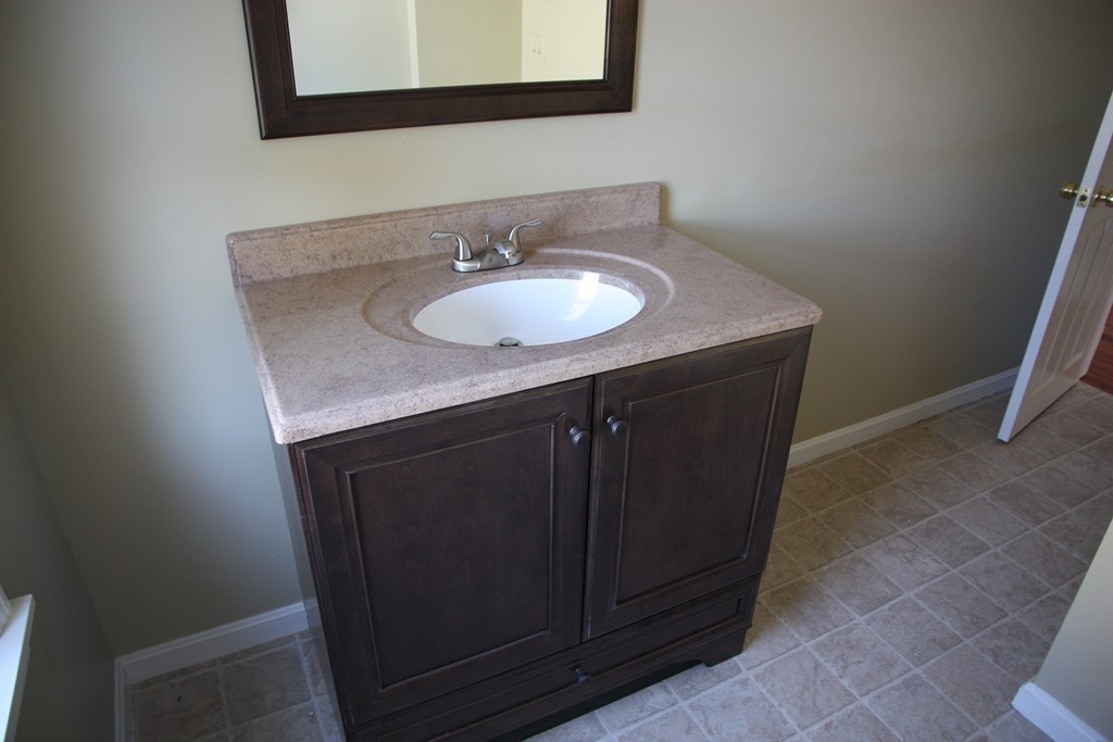 17 Calumet Road Holyoke, MA 01040 - Photo 14 of 19 Gallery Image 14