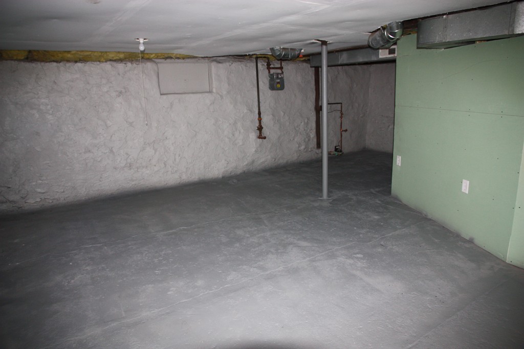 17 Calumet Road Holyoke, MA 01040 - Photo 15 of 19 Gallery Image 15