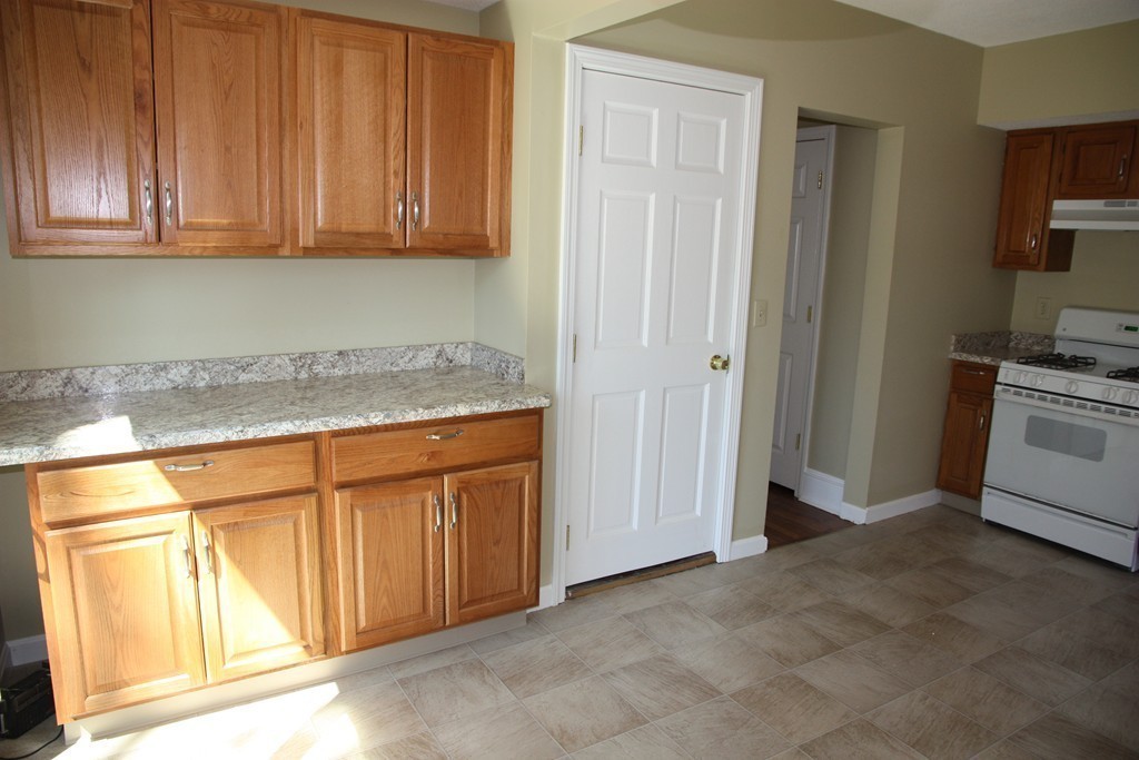 17 Calumet Road Holyoke, MA 01040 - Photo 9 of 19 Gallery Image 9