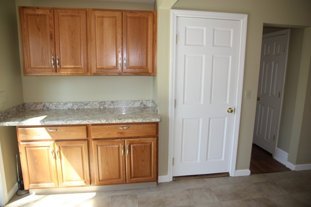 17 Calumet Road Holyoke, MA 01040 - Photo 10 of 19 Gallery Image 10