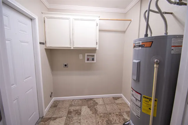 a view of walk in closet