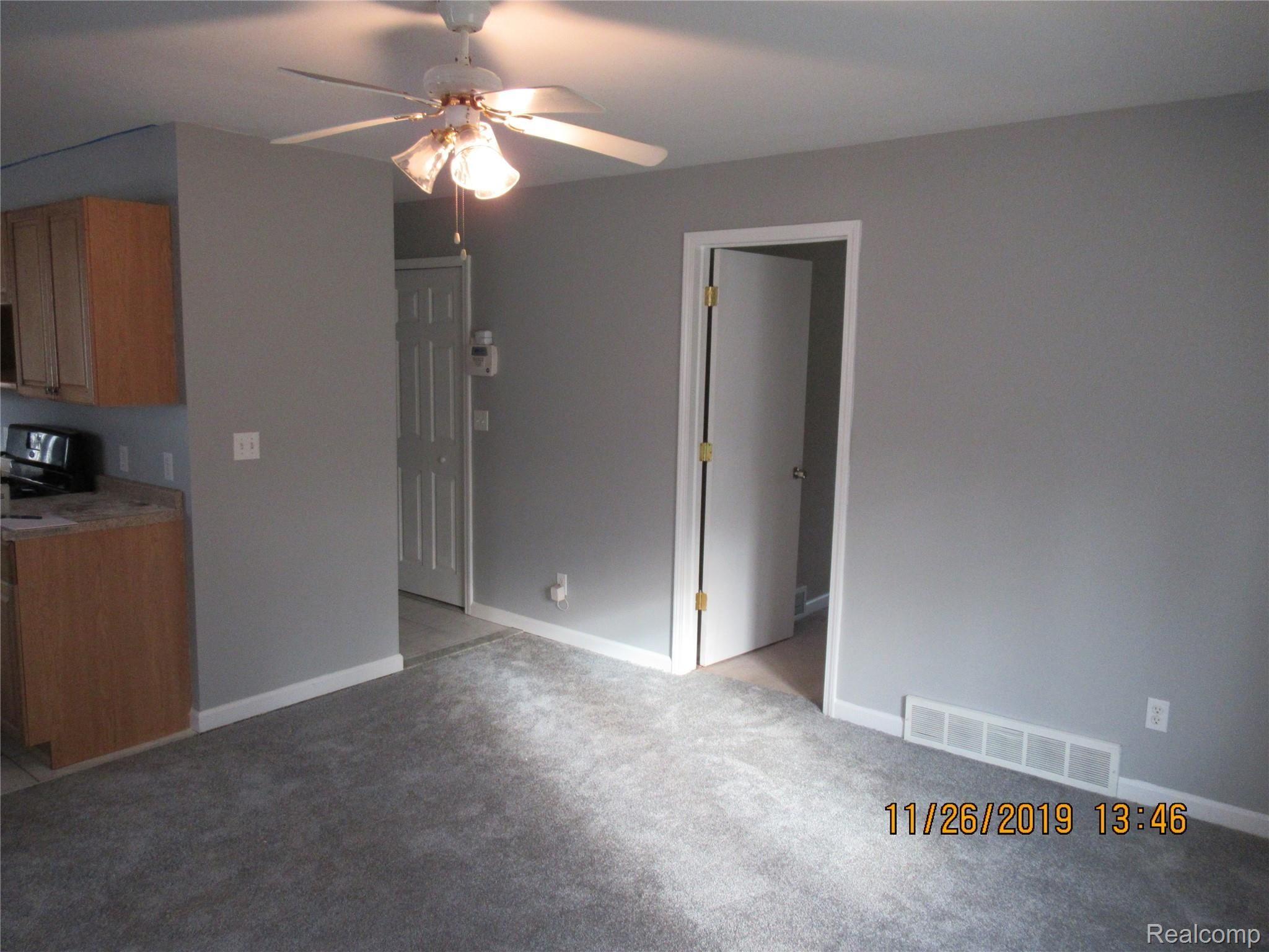 23245 Berg Road Southfield, MI 48033 - Photo 10 of 27 IMG_5855.JPG