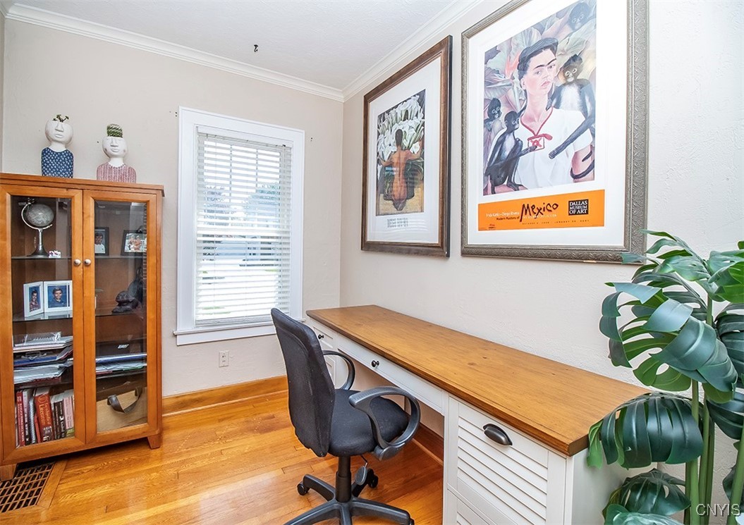 210 Wellington Road DeWitt, NY 13214 - Photo 11 of 47