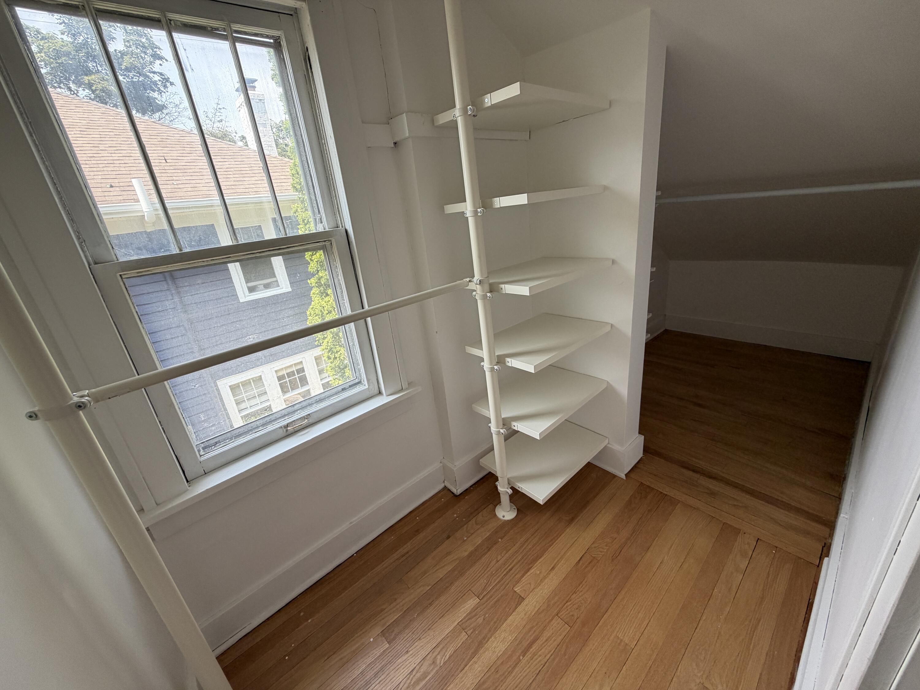 321 Inkster Avenue Kalamazoo, MI 49001 - Photo 37 of 48 Walk In Closet