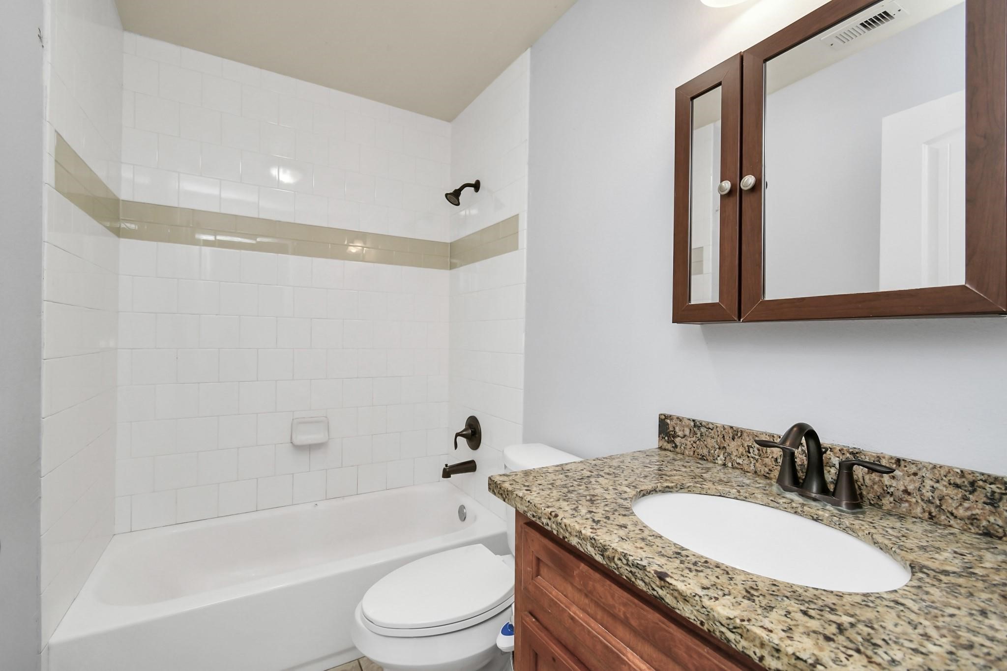 10022 Raymondville Road, Unit B Houston, TX 77093 - Photo 24 of 30 Gallery Image 24