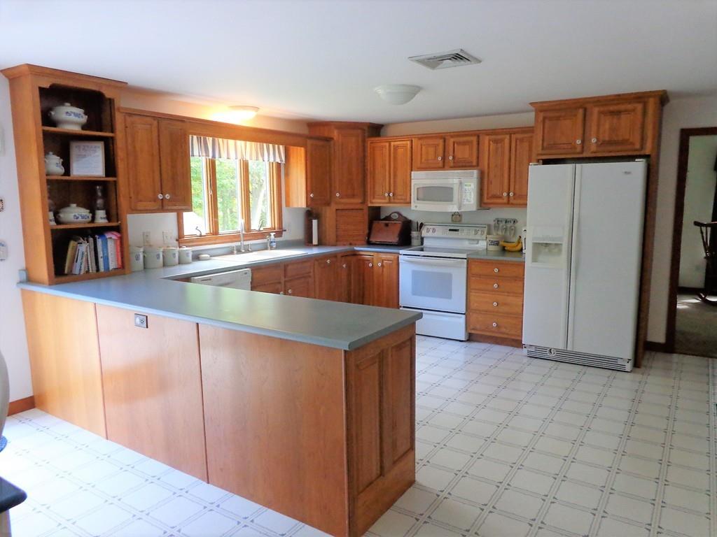 33 Sandy Hill Road Raynham, MA 02767 - Photo 4 of 42 Gallery Image 4