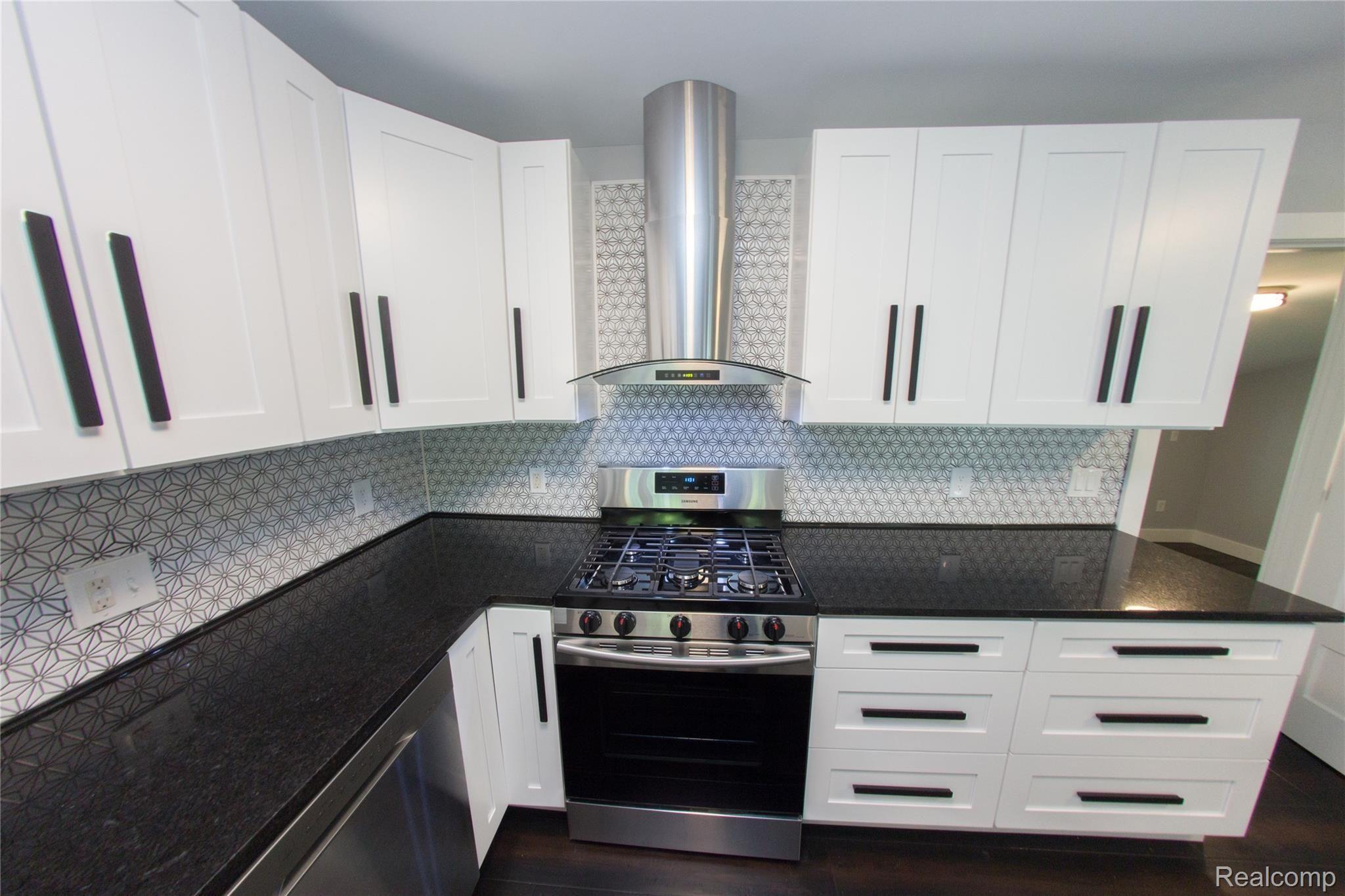 3266 Harvard Road Royal Oak, MI 48073 - Photo 17 of 60 Harvard RO-16.jpg