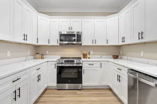 $419,900 | 10100 South Willow Street, Unit 107, Manchester, NH 03109