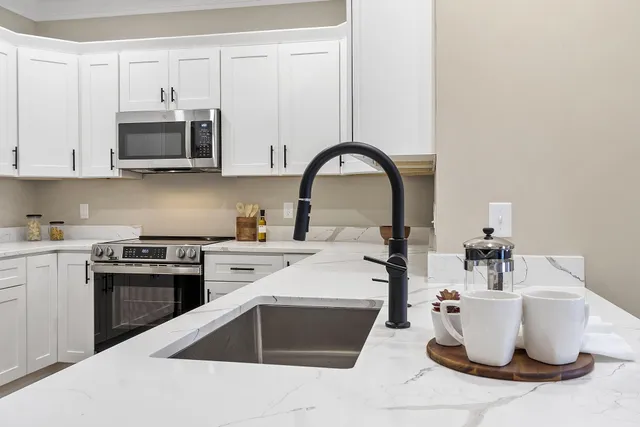 $419,900 | 10100 South Willow Street, Unit 107, Manchester, NH 03109