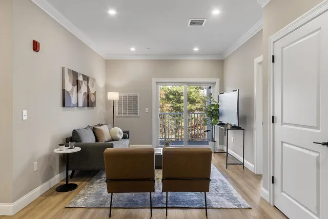 $419,900 | 10100 South Willow Street, Unit 107, Manchester, NH 03109