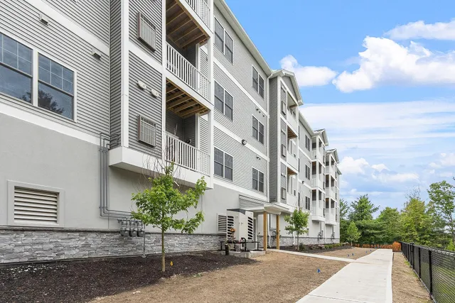 $419,900 | 10100 South Willow Street, Unit 107, Manchester, NH 03109