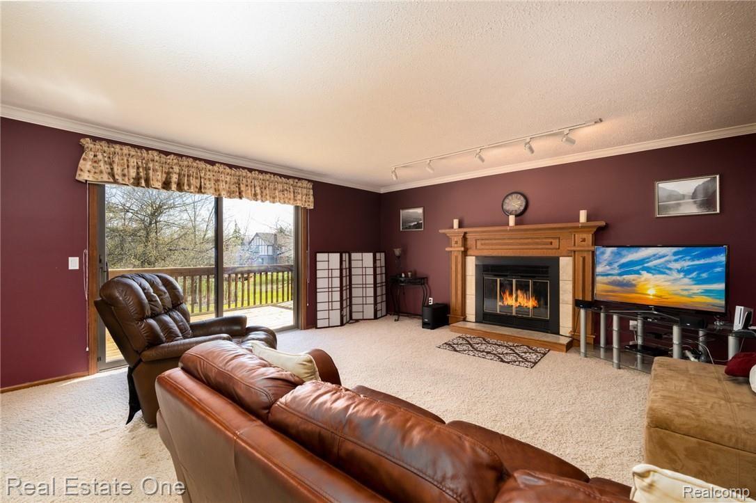 1808 Jason Circle Rochester, MI 48306 - Photo 9 of 23 DSC04019-Edit.jpg