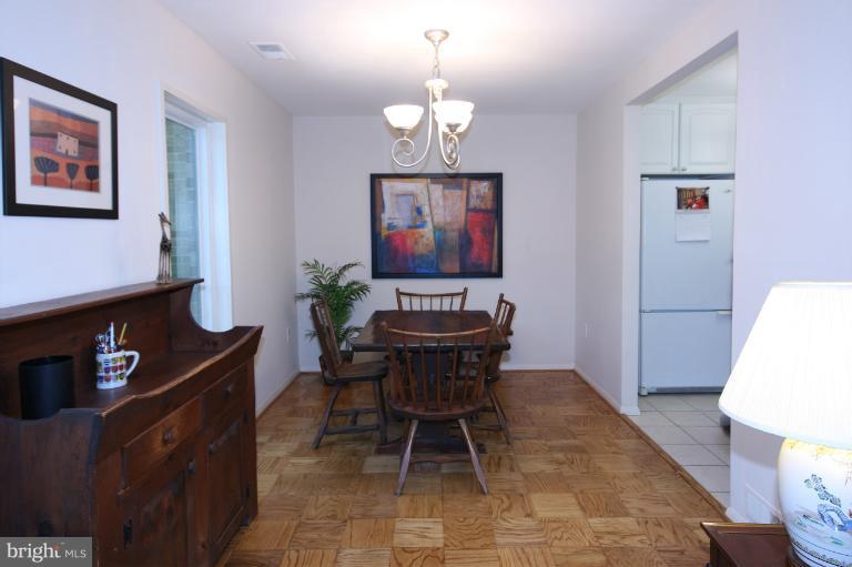 1727 Ivy Oak Square, Unit 11 Reston, VA 20190 - Photo 8 of 27 Dining Room