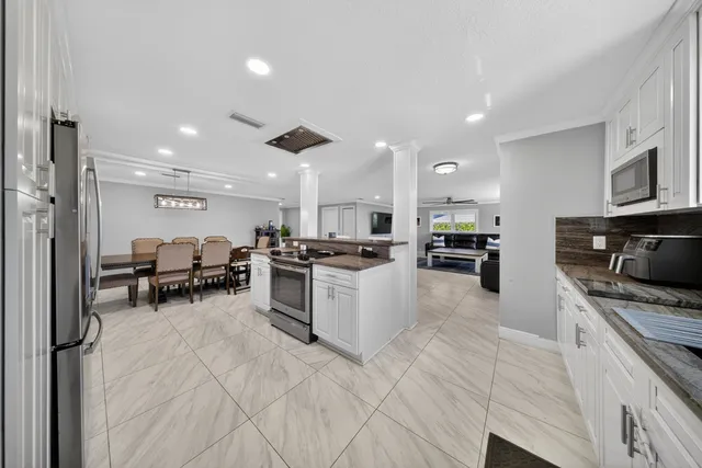 $549,000 | 1879 Southeast Madison Street, Stuart, FL 34997