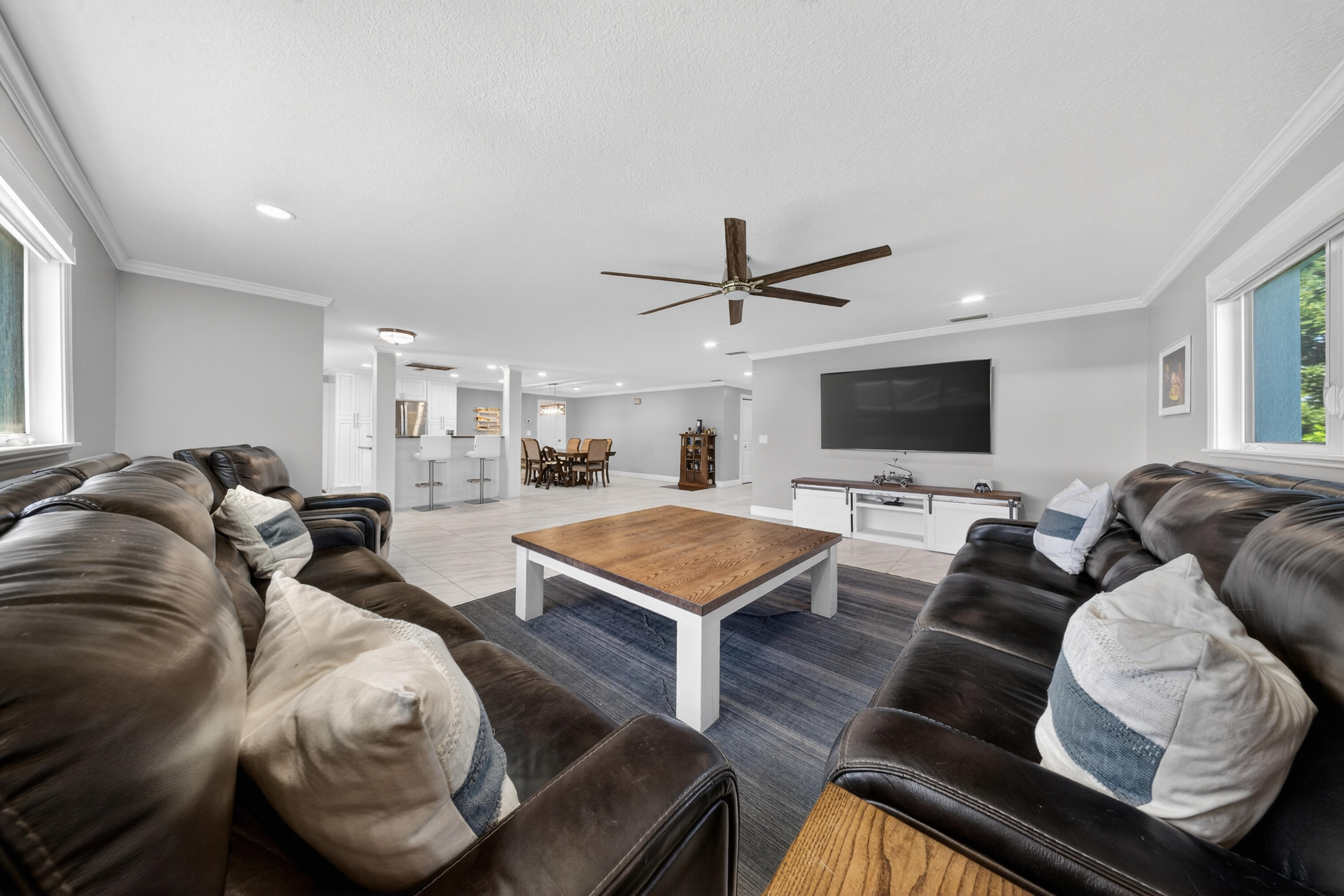 1879 Southeast Madison Street Stuart, FL 34997 - Photo 15 of 41 DSC07672