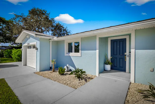 $549,000 | 1879 Southeast Madison Street, Stuart, FL 34997