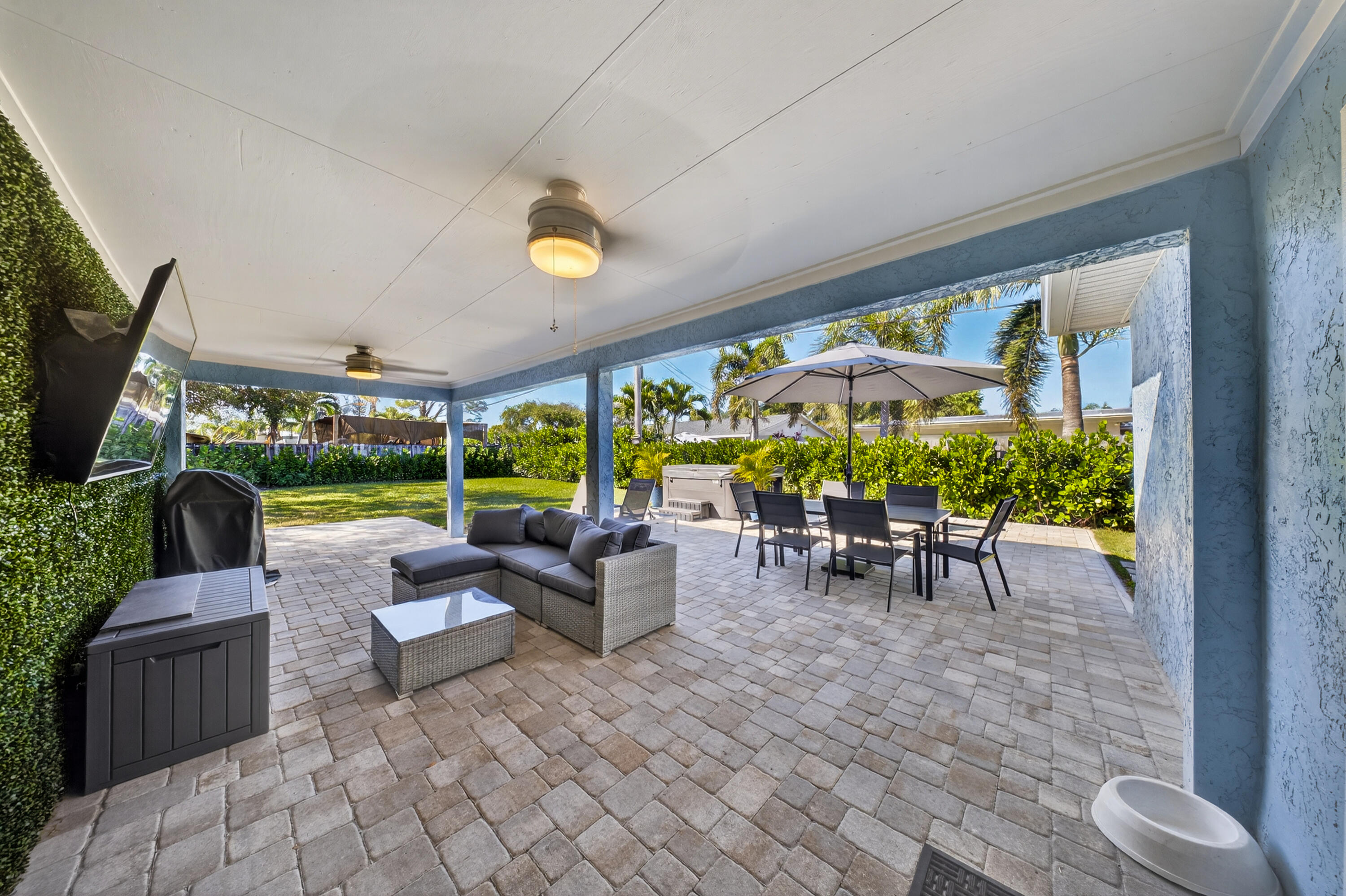 1879 Southeast Madison Street Stuart, FL 34997 - Photo 31 of 41 DSC07682