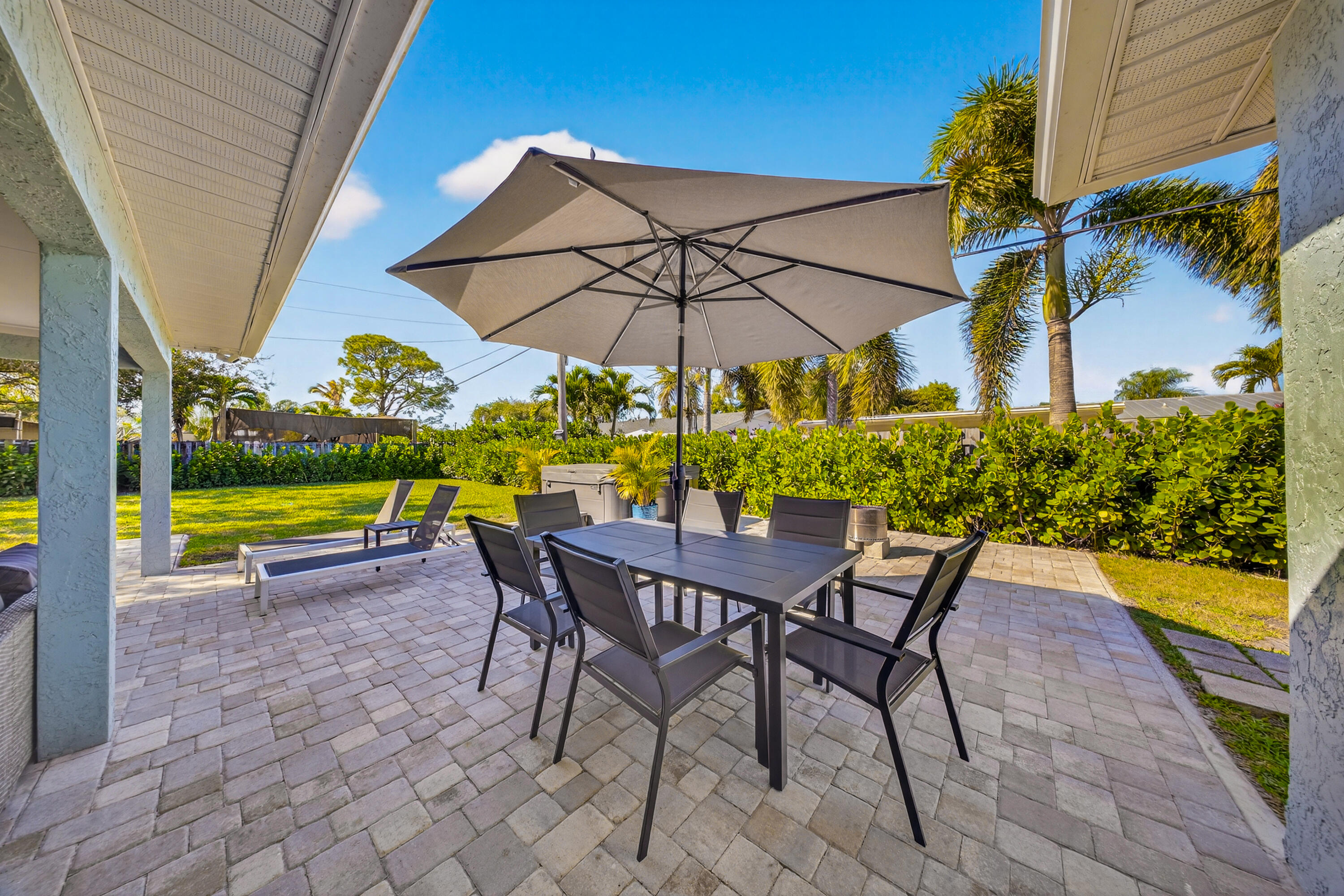 1879 Southeast Madison Street Stuart, FL 34997 - Photo 33 of 41 DSC07693