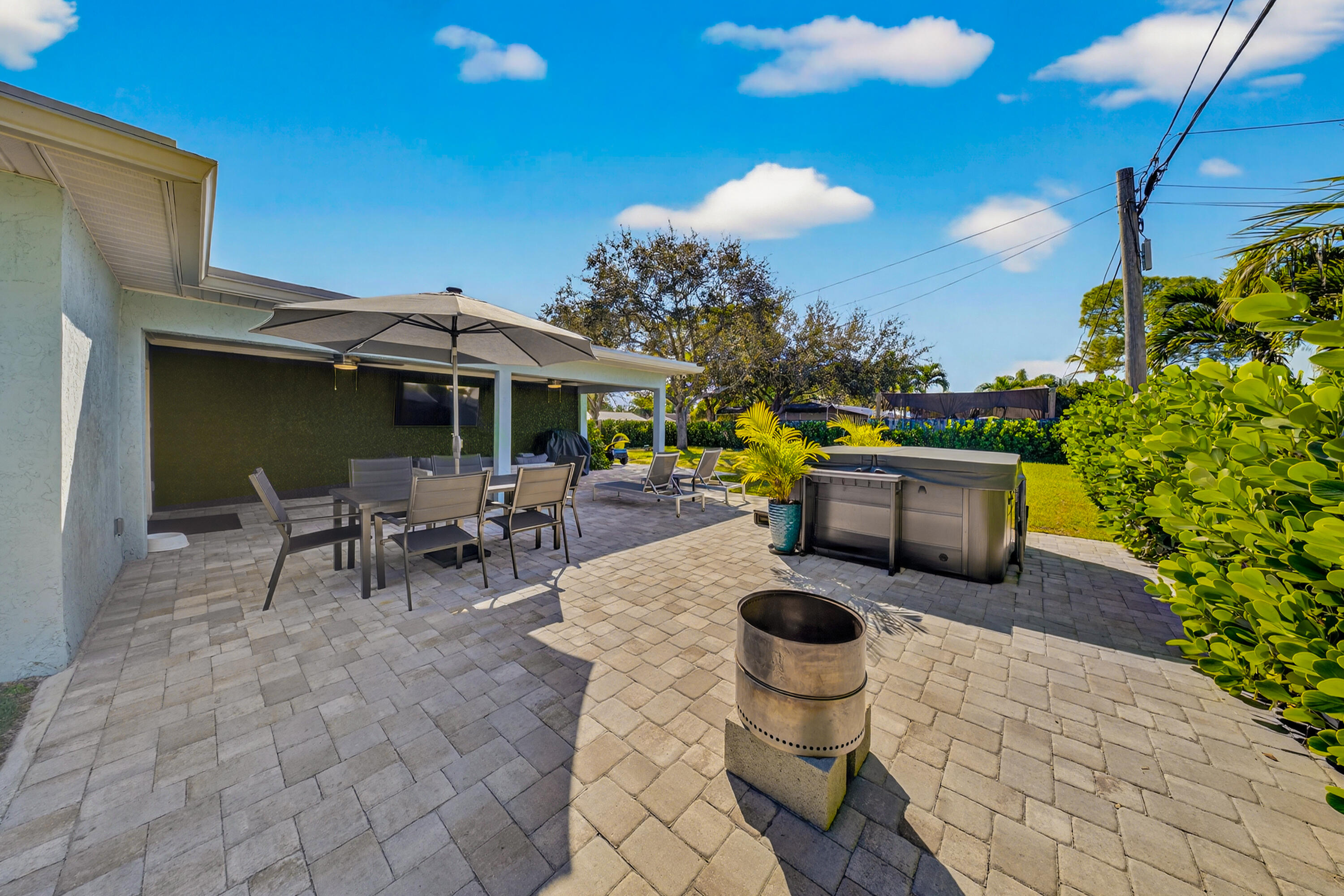 1879 Southeast Madison Street Stuart, FL 34997 - Photo 34 of 41 DSC07717