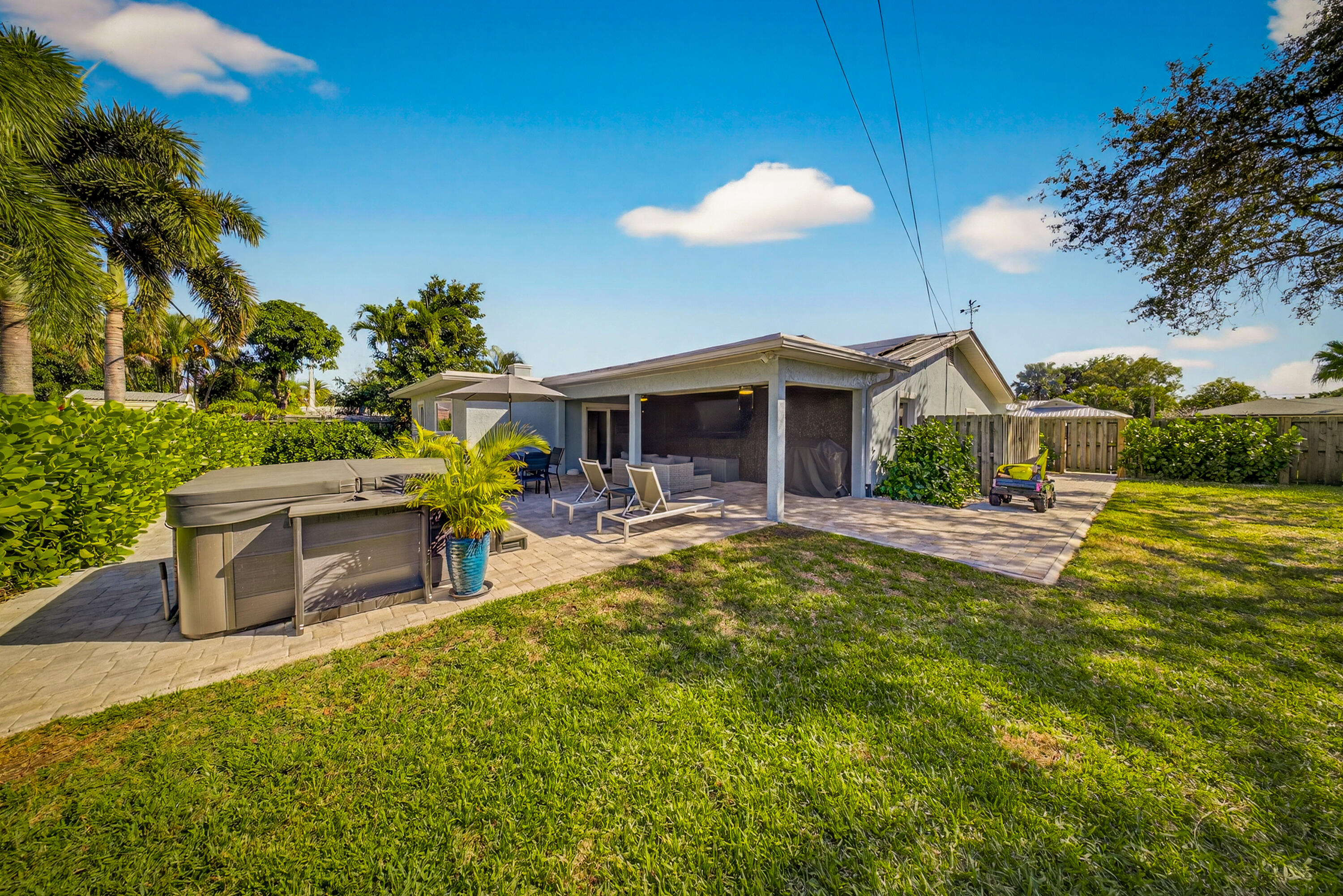 1879 Southeast Madison Street Stuart, FL 34997 - Photo 36 of 41 DSC07728