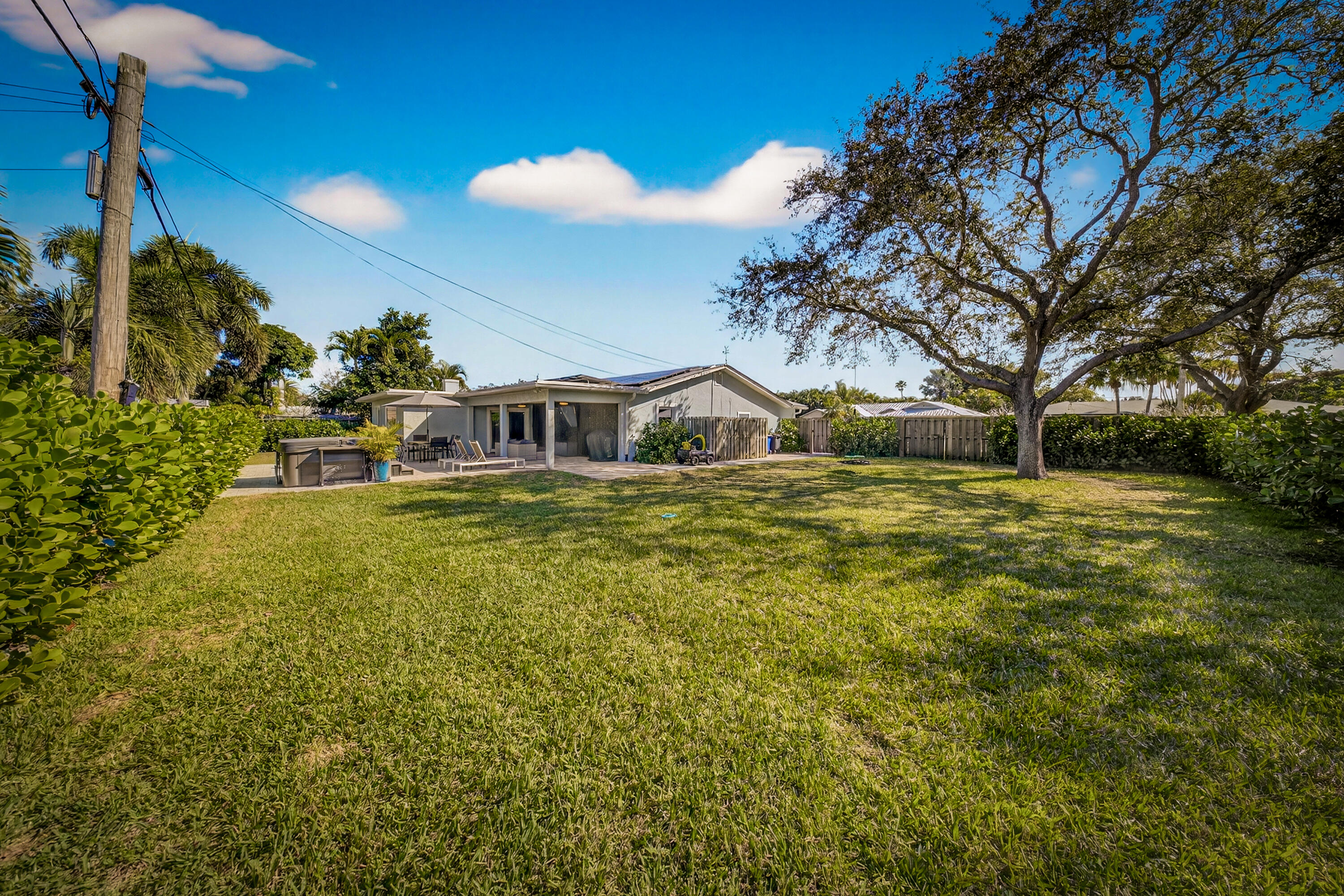 1879 Southeast Madison Street Stuart, FL 34997 - Photo 38 of 41 DSC07737