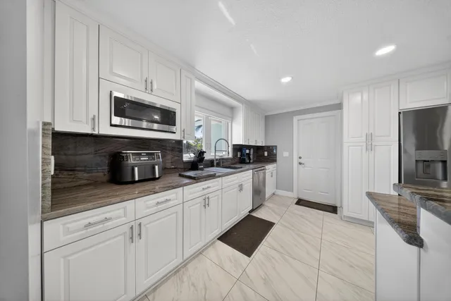 $549,000 | 1879 Southeast Madison Street, Stuart, FL 34997