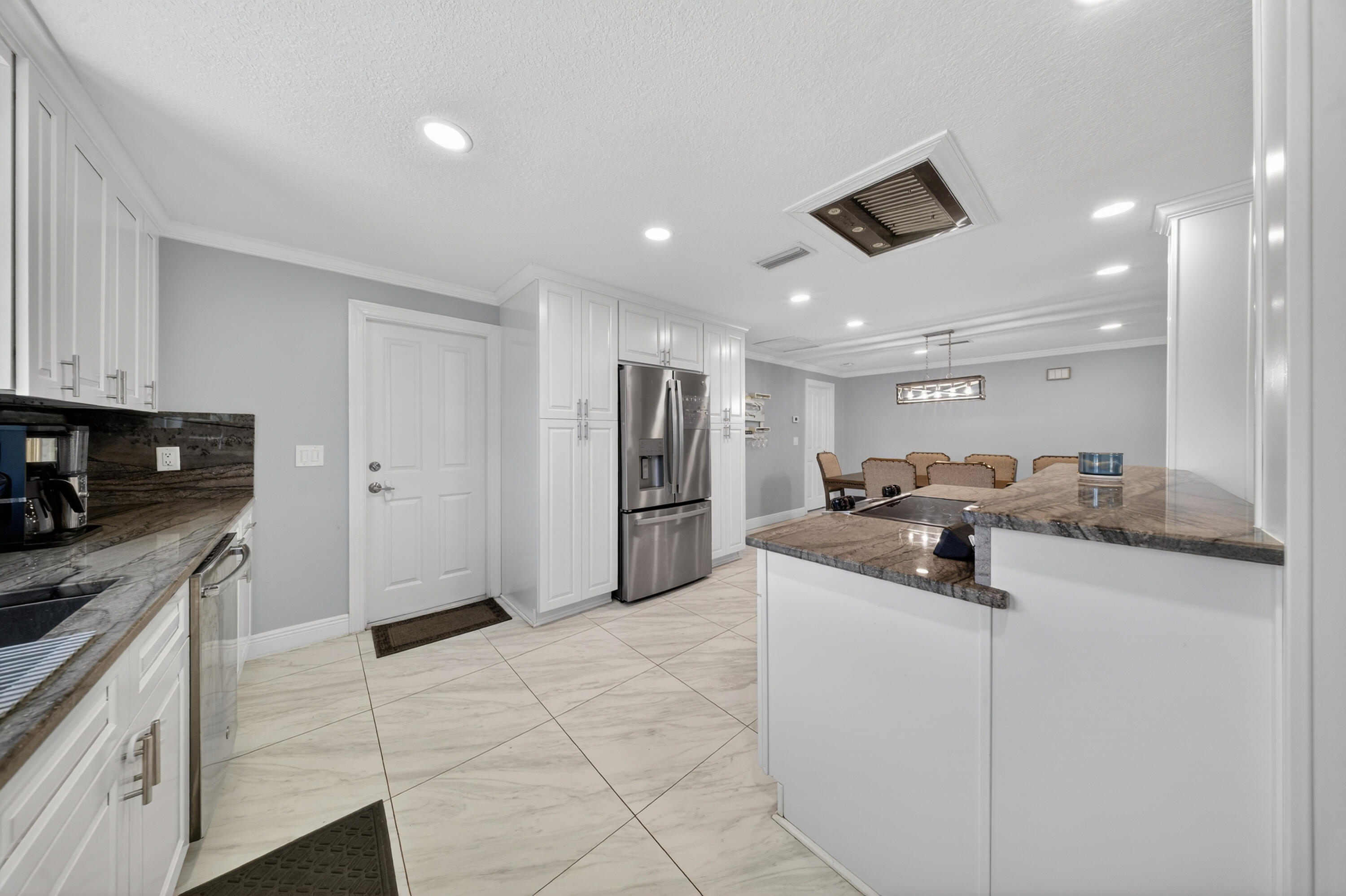 1879 Southeast Madison Street Stuart, FL 34997 - Photo 6 of 41 DSC07643