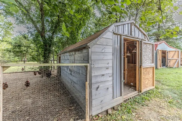 $344,900 | 22948 Gardner Road, Lebanon, MO 65536