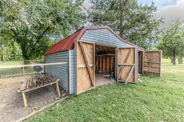 $344,900 | 22948 Gardner Road, Lebanon, MO 65536