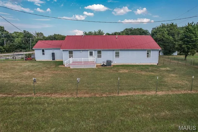 $344,900 | 22948 Gardner Road, Lebanon, MO 65536