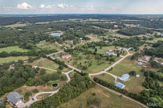 $344,900 | 22948 Gardner Road, Lebanon, MO 65536