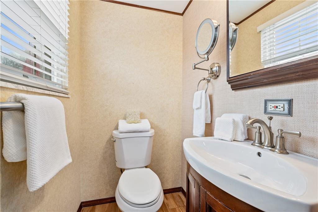 596 Thompson Run Road Pittsburgh, PA 15237 - Photo 15 of 25 Gallery Image 15