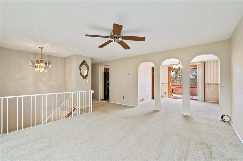 596 Thompson Run Road Pittsburgh, PA 15237 - Photo 4 of 25 Gallery Image 4