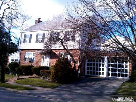 18 Woodland Road Valley Stream, NY 11581 - Photo 1 of 1 Gallery Image 1