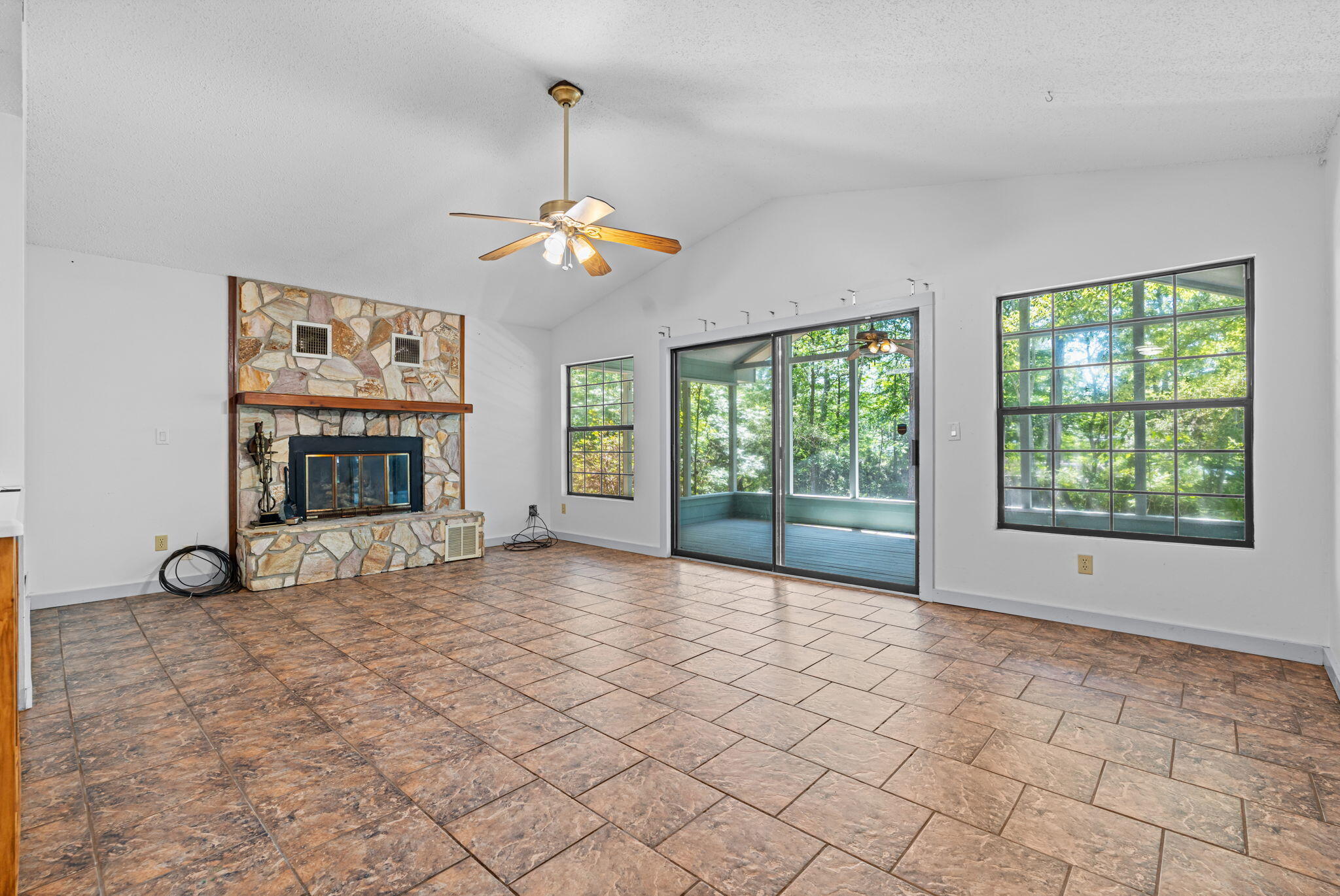 722 Mallet Bayou Road Freeport, FL 32439 - Photo 14 of 47 14-web-or-mls-722 Mallet-14