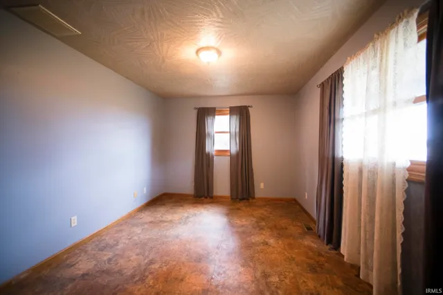 $229,900 | 1347 East County Road 500 South, Carlisle, IN 47838