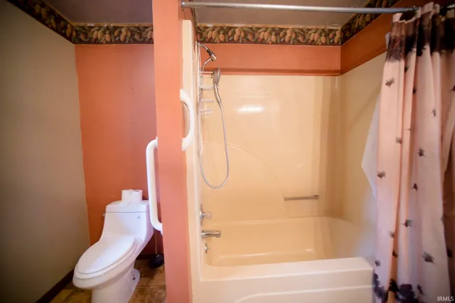 $229,900 | 1347 East County Road 500 South, Carlisle, IN 47838