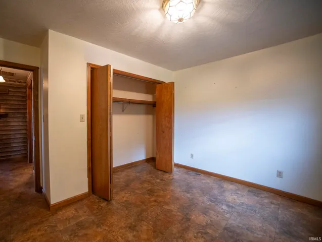 $229,900 | 1347 East County Road 500 South, Carlisle, IN 47838