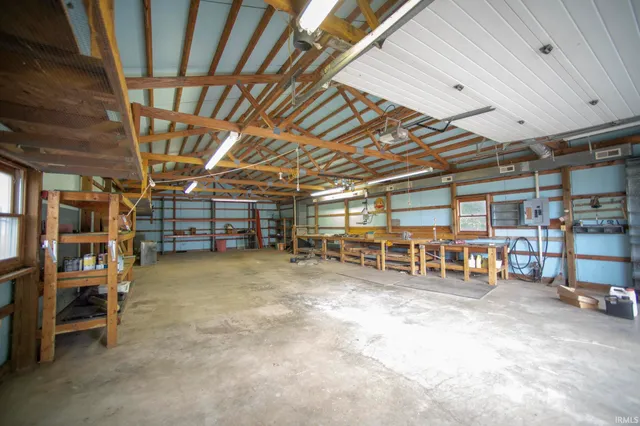 $229,900 | 1347 East County Road 500 South, Carlisle, IN 47838