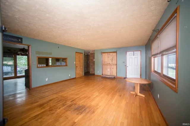 $229,900 | 1347 East County Road 500 South, Carlisle, IN 47838