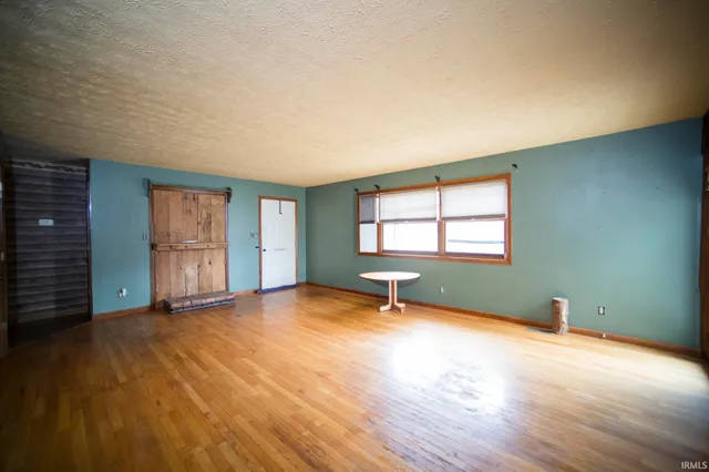 $229,900 | 1347 East County Road 500 South, Carlisle, IN 47838