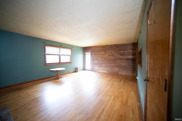 $229,900 | 1347 East County Road 500 South, Carlisle, IN 47838