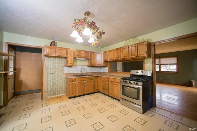 $229,900 | 1347 East County Road 500 South, Carlisle, IN 47838